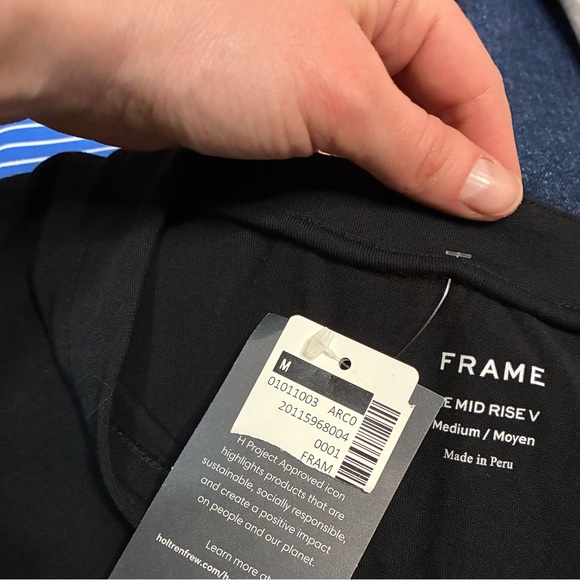 NEW. Frame Le Mid Rise V Neck Tee. NWT - Picture 6 of 7